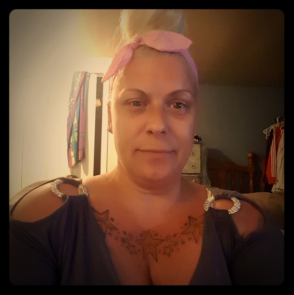 Meet your Posher, Crystal